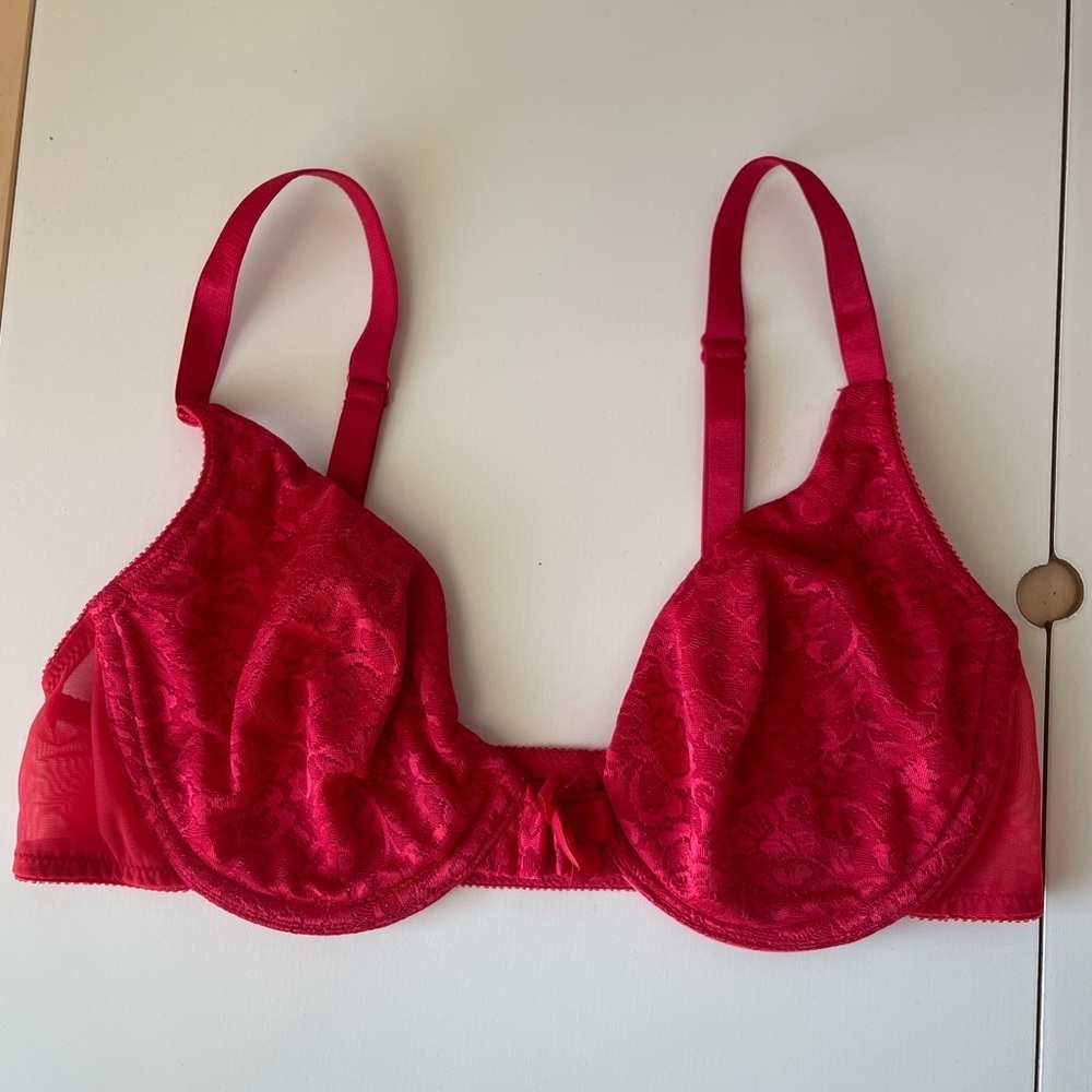 Vintage ‘97 Victoria’s Secret red bra